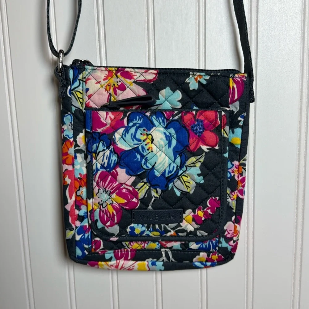 Vera Bradley Crossbody PRETTY POSIES Floral Quilted Purse Handbag - Picture 2 of 13
